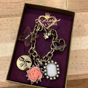 New princess Vera Wang bracelet boxed, Jewelry!!!